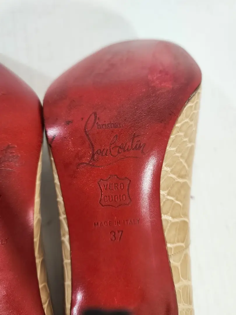 Christian Louboutin 女式复古高跟鞋压花皮革裸色高跟鞋 37 码-