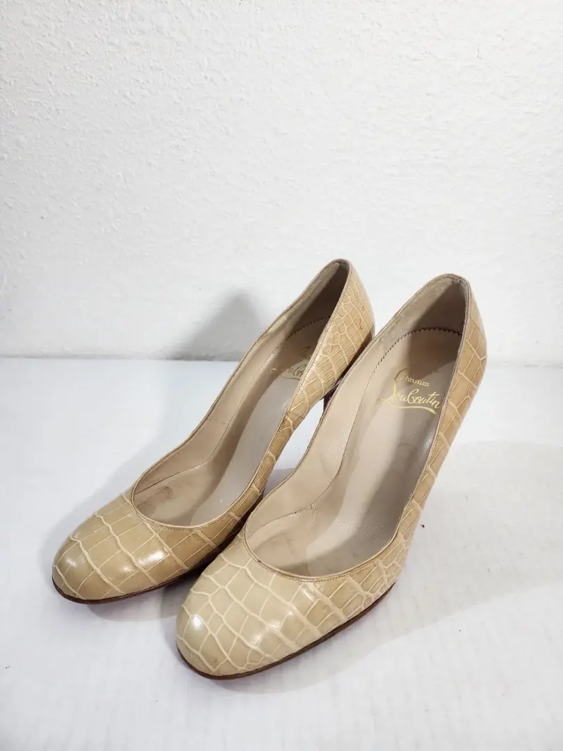 Christian Louboutin 女式复古高跟鞋压花皮革裸色高跟鞋 37 码-