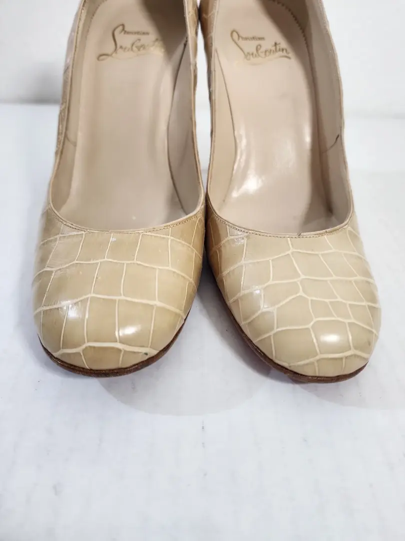 Christian Louboutin 女式复古高跟鞋压花皮革裸色高跟鞋 37 码-