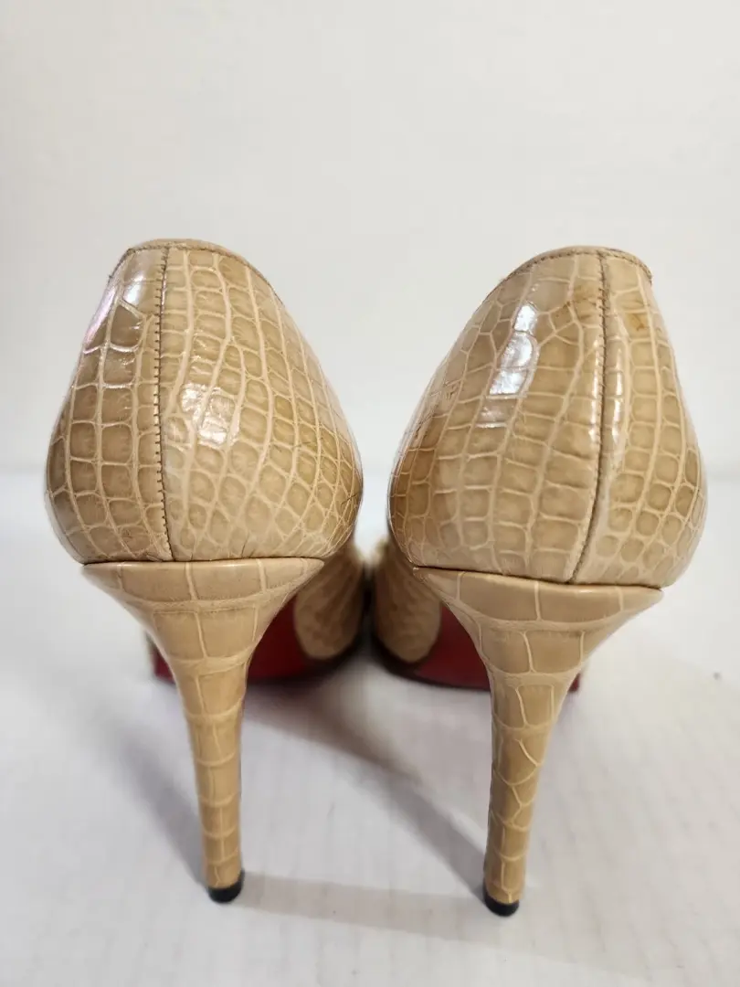 Christian Louboutin 女式复古高跟鞋压花皮革裸色高跟鞋 37 码-