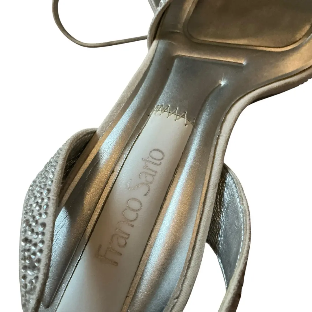 Franco Sarto 女式 5 码 L-Daffy 踝带高跟鞋水钻银色-