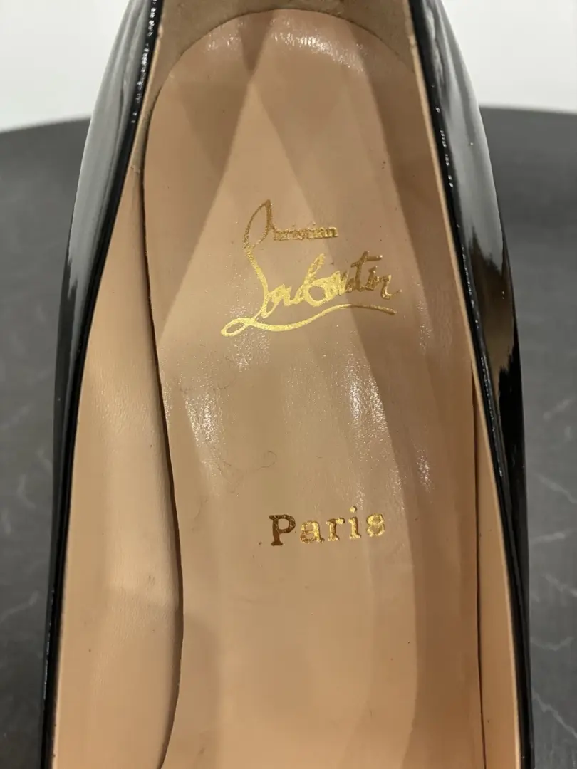 Christian Louboutin 黑色漆皮露趾高跟鞋 8.5 码 (39.5 EU)-