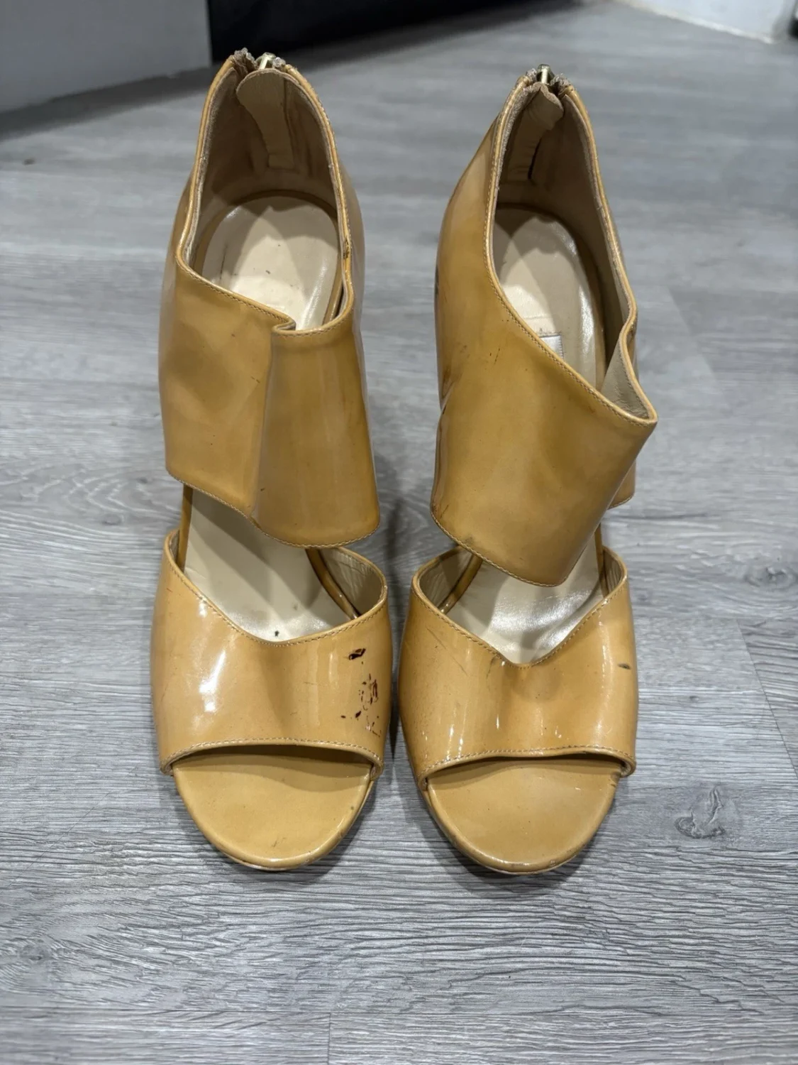 Jimmy Choo 黄色漆皮厚底拉链露趾高跟鞋 38 码-