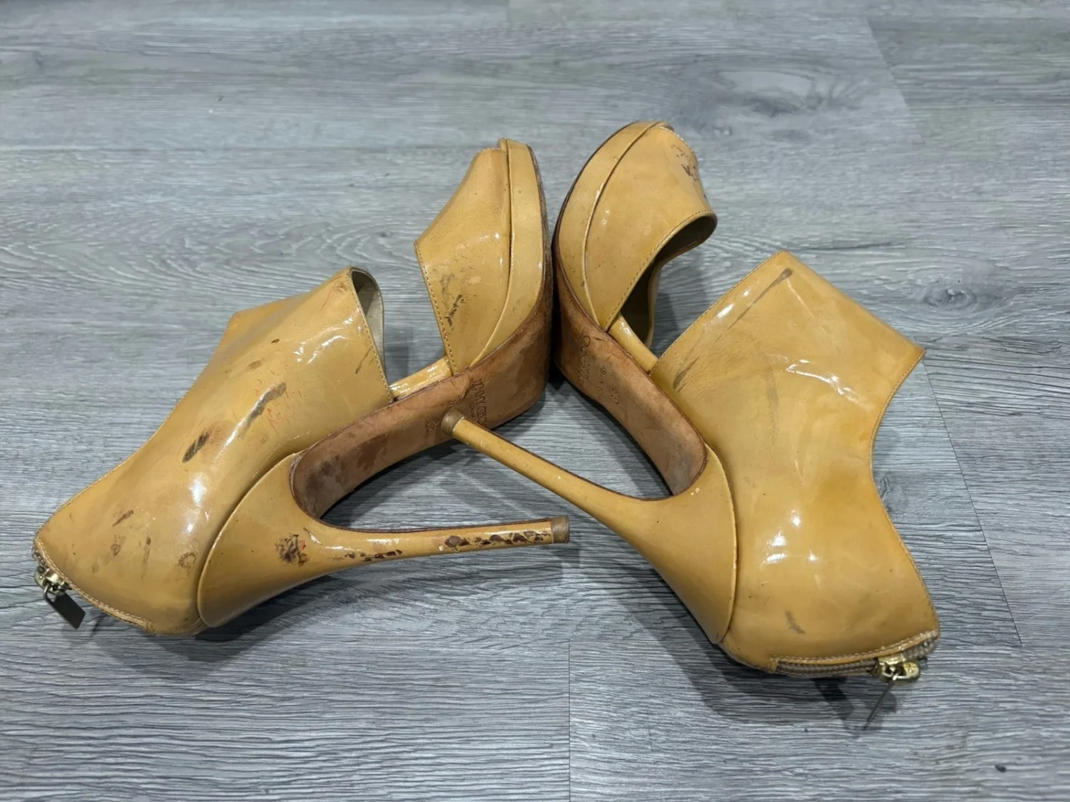 Jimmy Choo 黄色漆皮厚底拉链露趾高跟鞋 38 码-