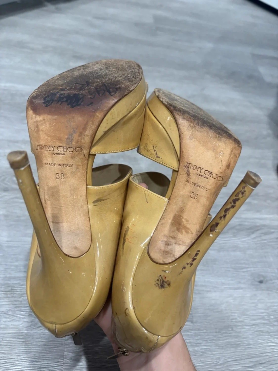 Jimmy Choo 黄色漆皮厚底拉链露趾高跟鞋 38 码-