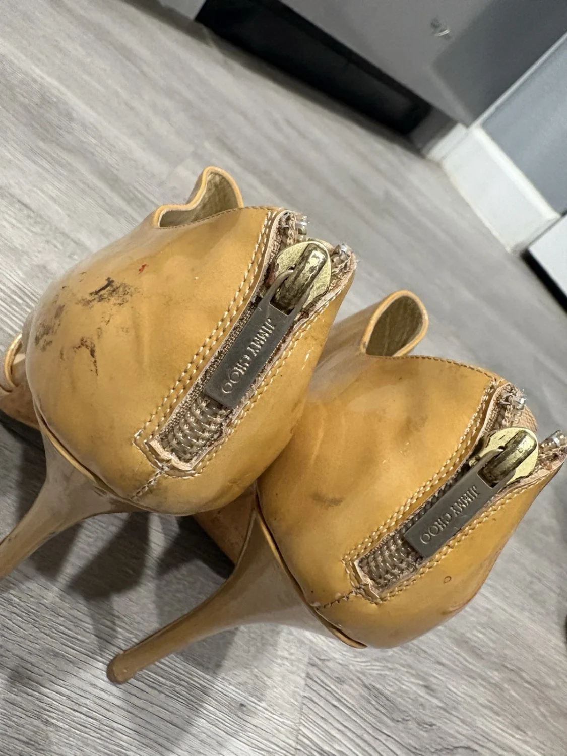 Jimmy Choo 黄色漆皮厚底拉链露趾高跟鞋 38 码-
