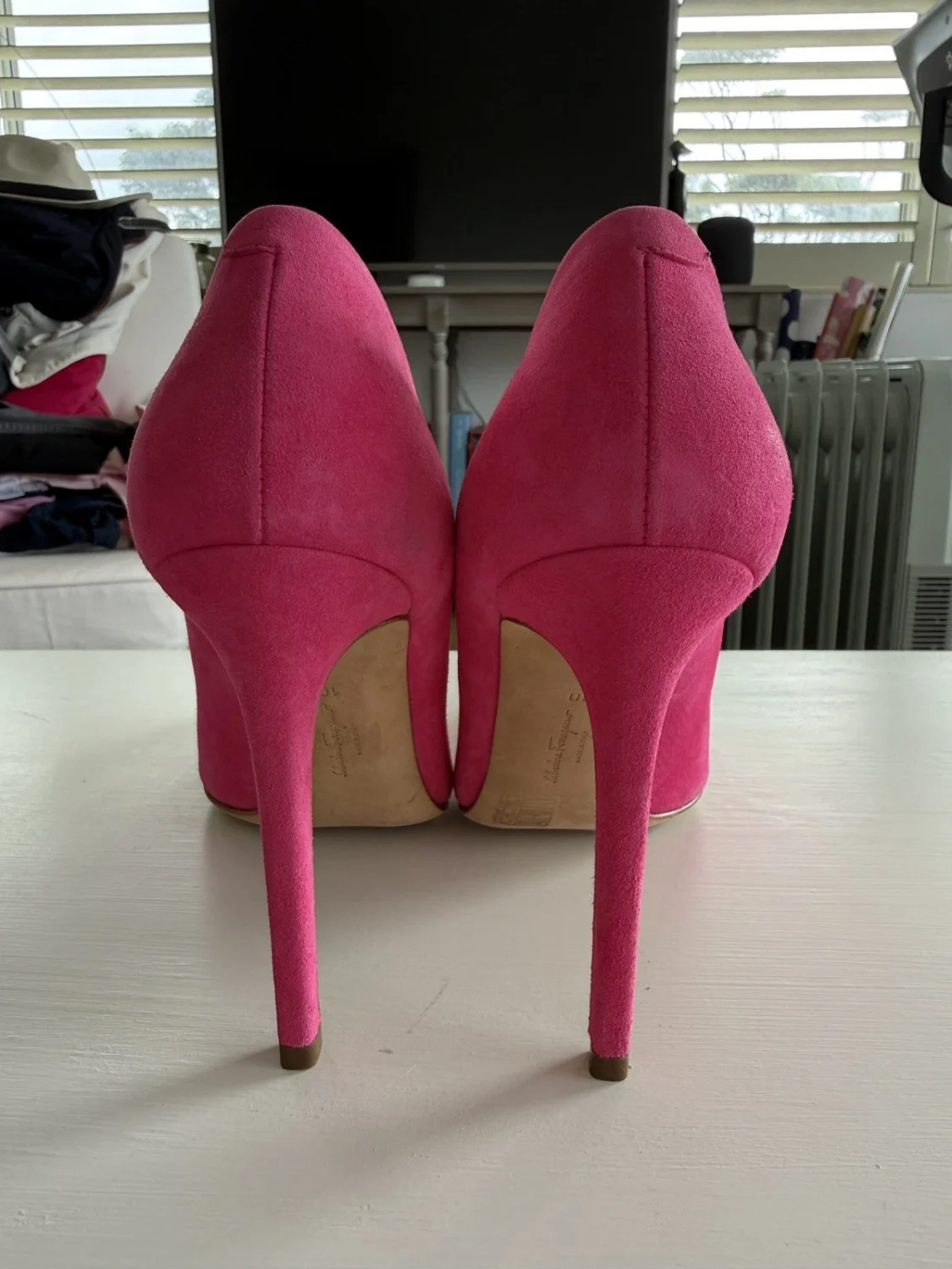 Salvatore Ferragamo Hot Pink Suede Pointed Toe Stiletto Pumps Heels