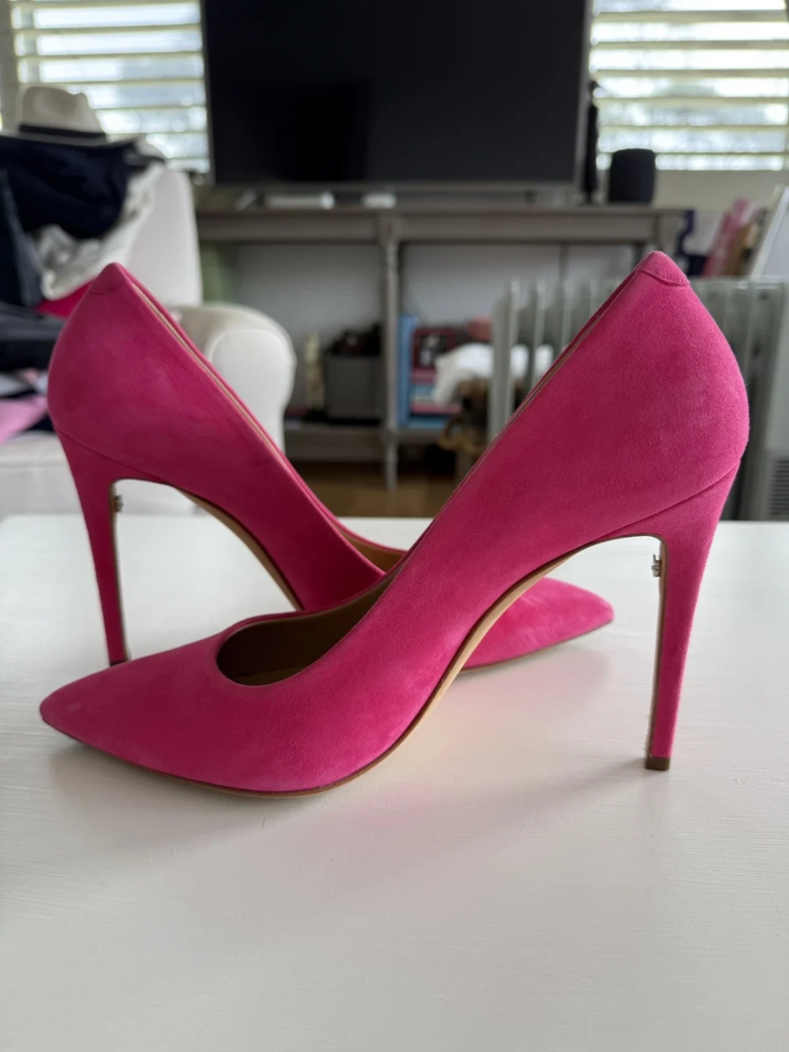 Salvatore Ferragamo Hot Pink Suede Pointed Toe Stiletto Pumps Heels