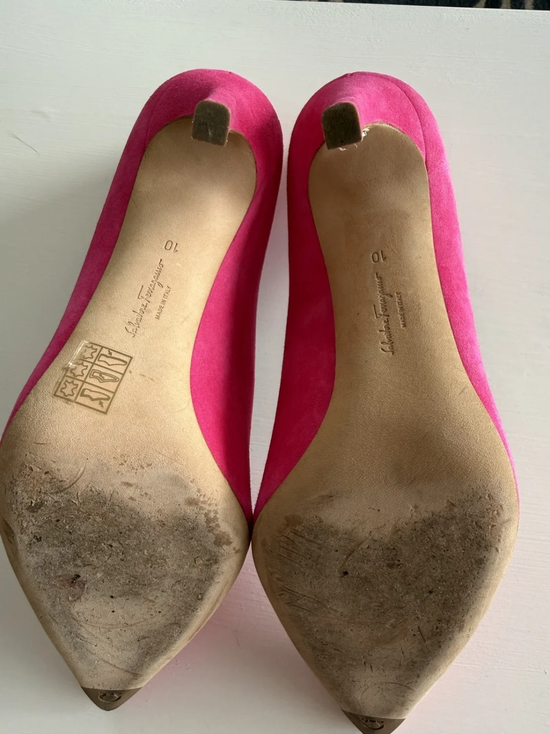 Salvatore Ferragamo Hot Pink Suede Pointed Toe Stiletto Pumps Heels