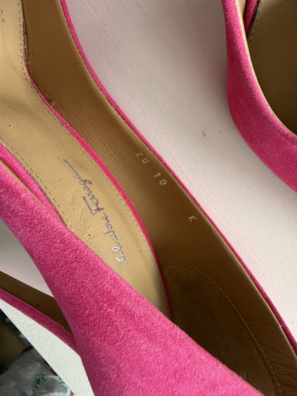 Salvatore Ferragamo Hot Pink Suede Pointed Toe Stiletto Pumps Heels
