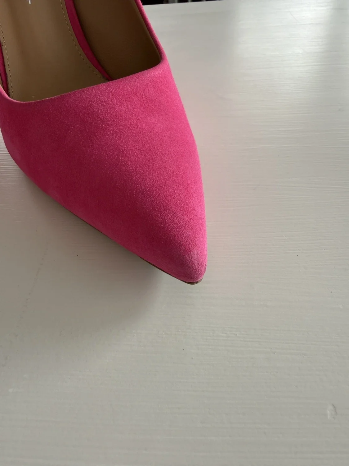Salvatore Ferragamo Hot Pink Suede Pointed Toe Stiletto Pumps Heels