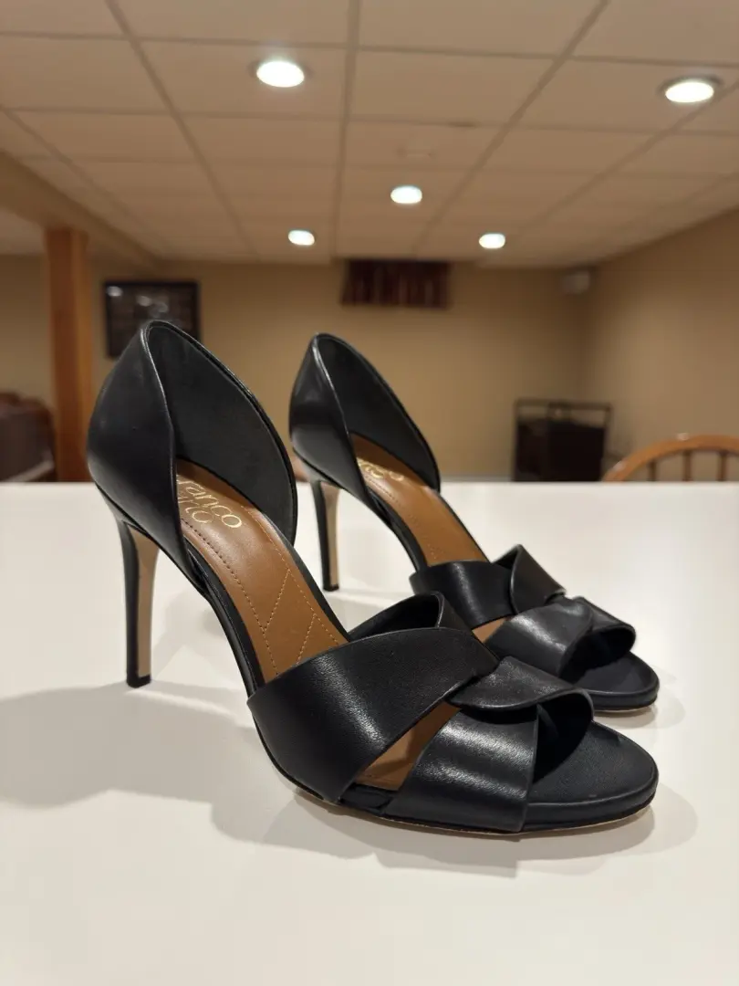 Franco Sarto Peep-Toe 高跟鞋带扭转细节尺寸 7.5 英寸黑色状况良好-