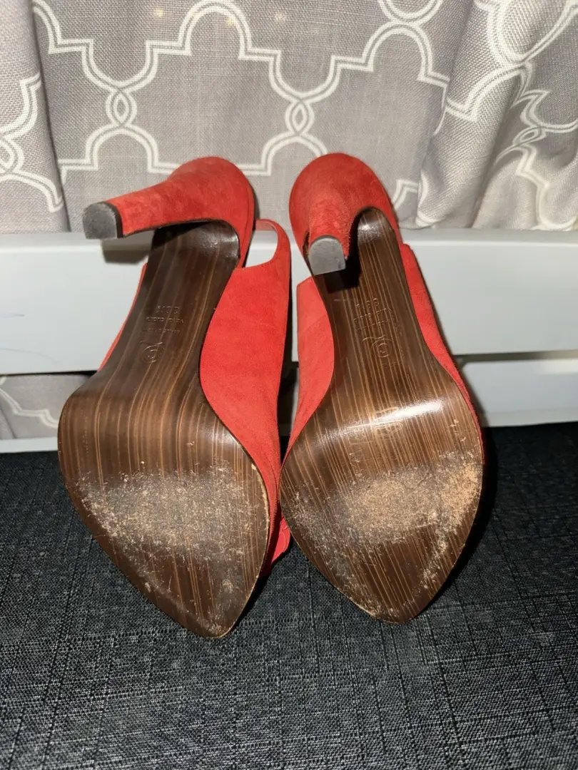 Alexander McQueen 红色麂皮绒露趾露跟厚底鞋跟-