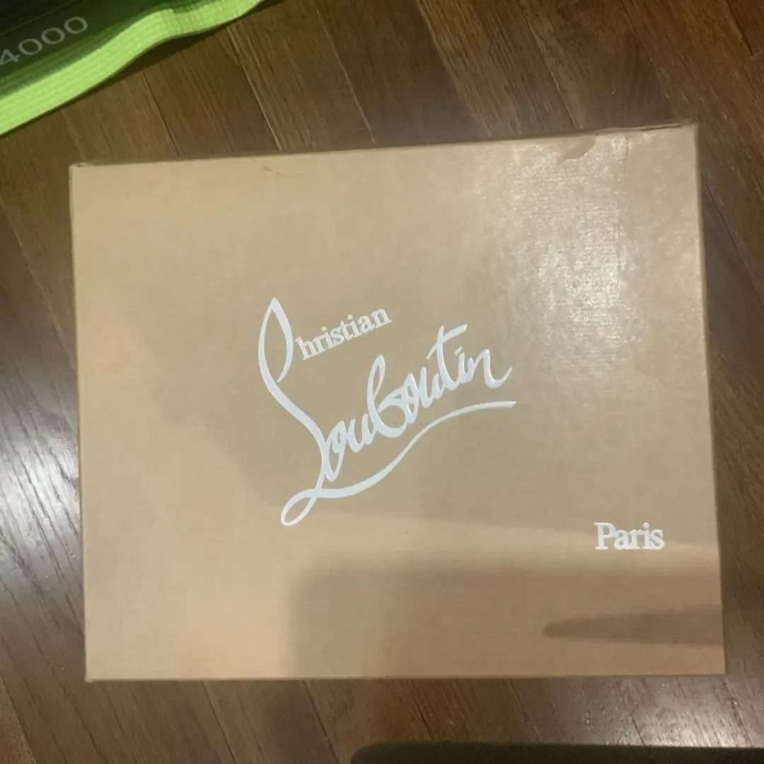 二手 Christian Louboutin Miss Sabina Pump 100 专利小牛 39.5 - 尺寸 9.5-