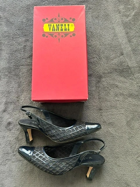 女士 Vaneli Madala 海军蓝网眼和漆皮露背高跟鞋,尺寸 8M-