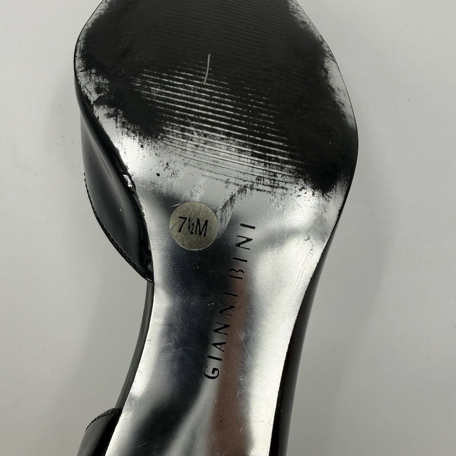 Gianni Bini 黑色漆皮露趾高跟鞋女式 7.5M 码高跟鞋-