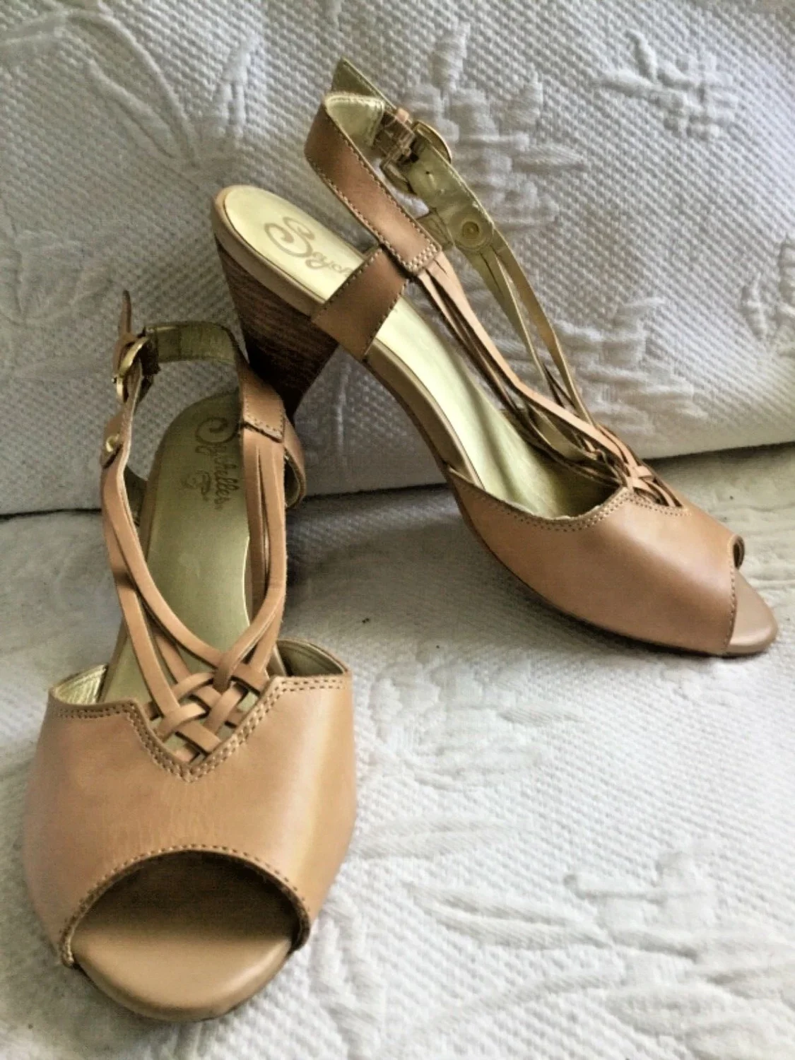 SEYCHELLES 9 M 天然皮革 PeepToe 露跟高跟鞋-