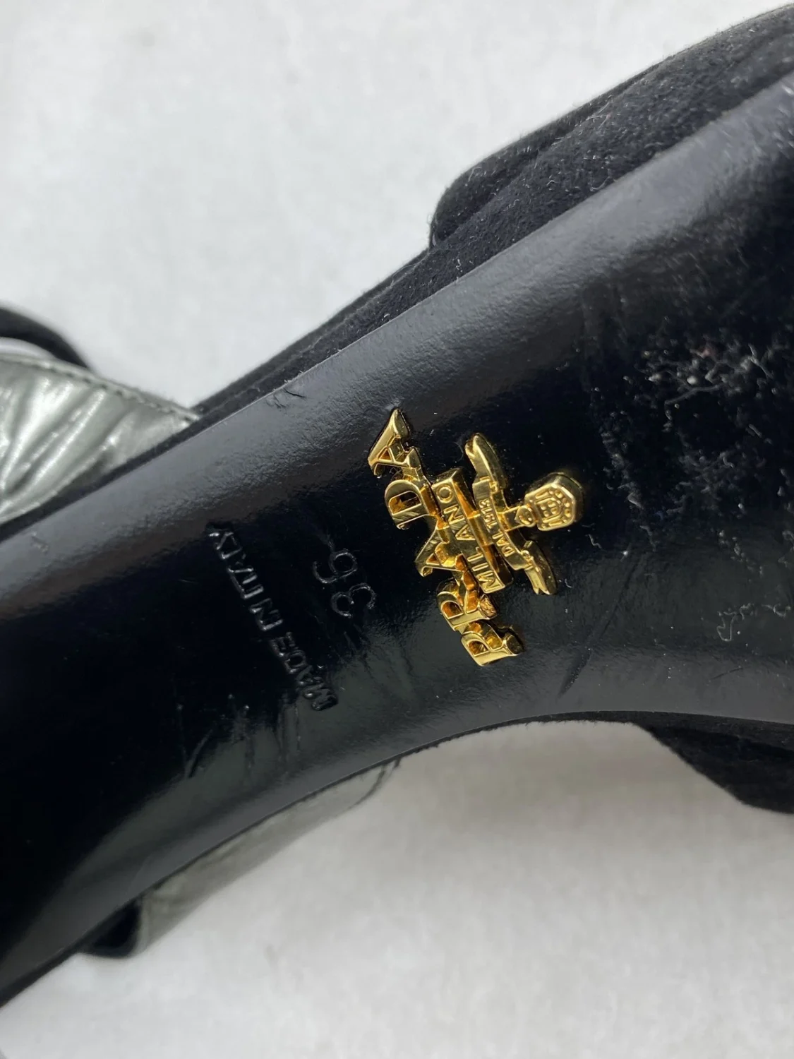 Prada 黑色麂皮绒厚底粗跟凉鞋 W 5.5-