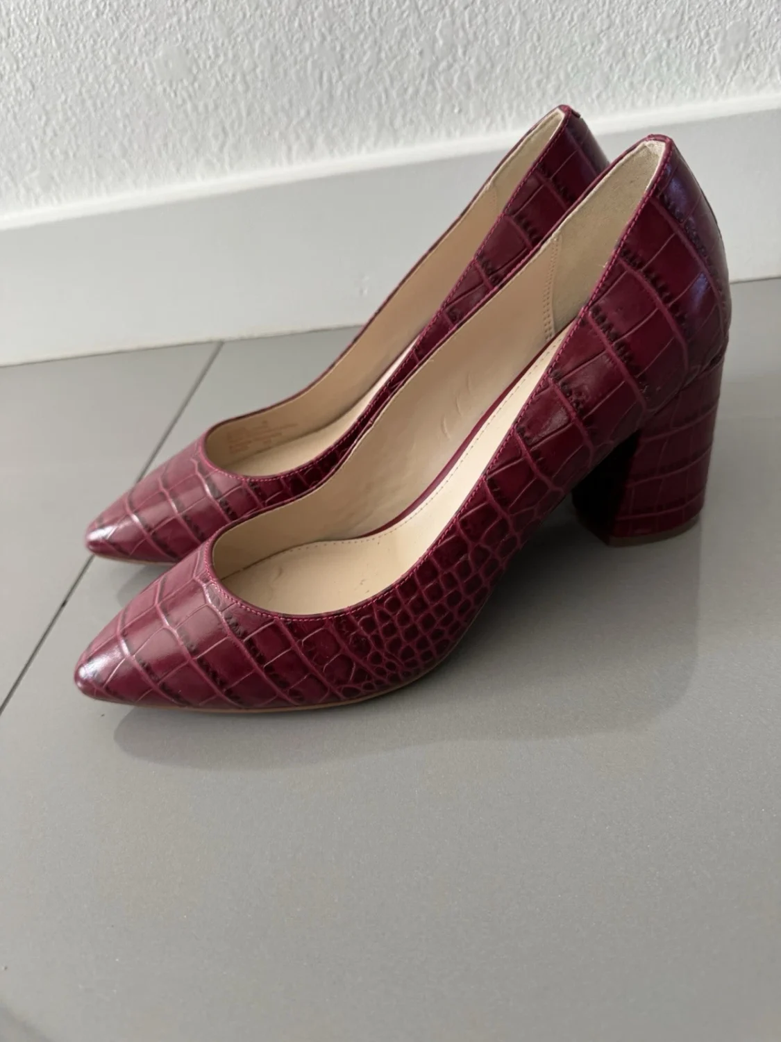 Cole Haan 3 英寸泵 Fuschia Snake 尺寸 7B-