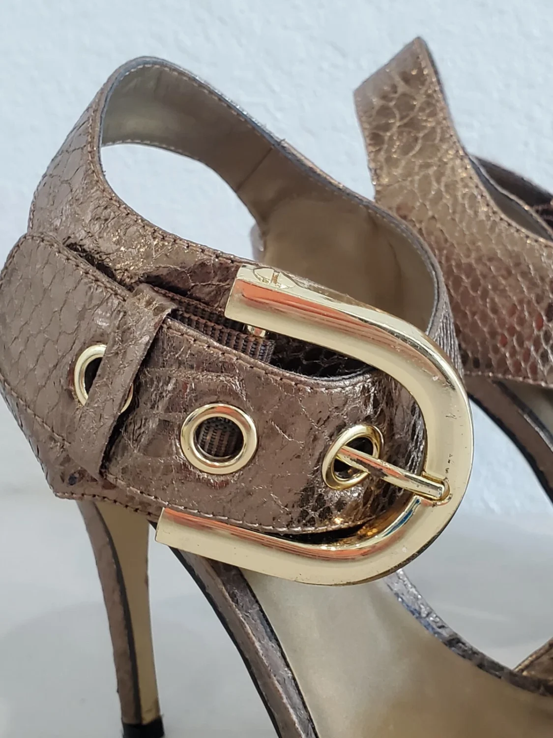 NINE WEST 高跟鞋扣蛇凉鞋 尺寸 7 金属青铜-