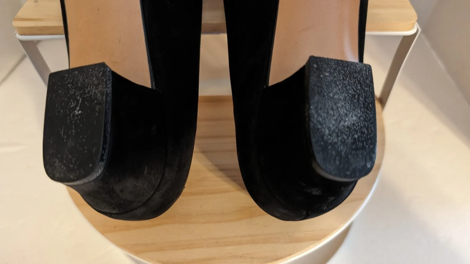 SALVATORE FERRAGAMO 精品 'LAUDAMIA 黑色 Nero Nabuck 小牛 9 AAAA 泵愈合-