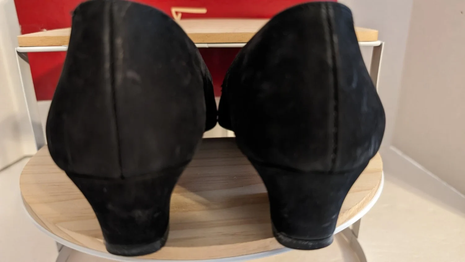 SALVATORE FERRAGAMO 精品 'LAUDAMIA 黑色 Nero Nabuck 小牛 9 AAAA 泵愈合-