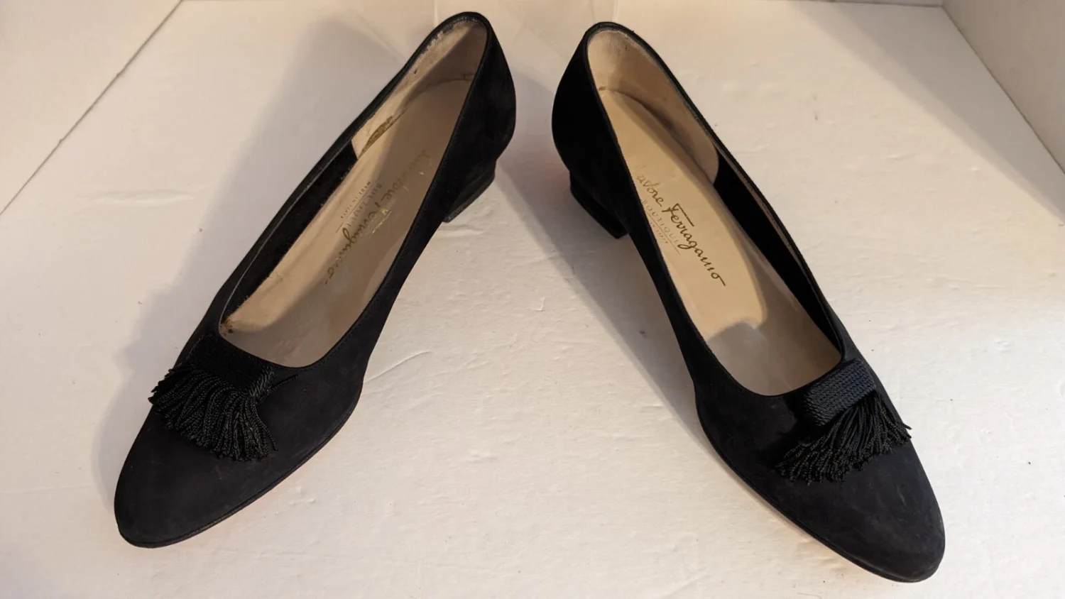 SALVATORE FERRAGAMO 精品 'LAUDAMIA 黑色 Nero Nabuck 小牛 9 AAAA 泵愈合-