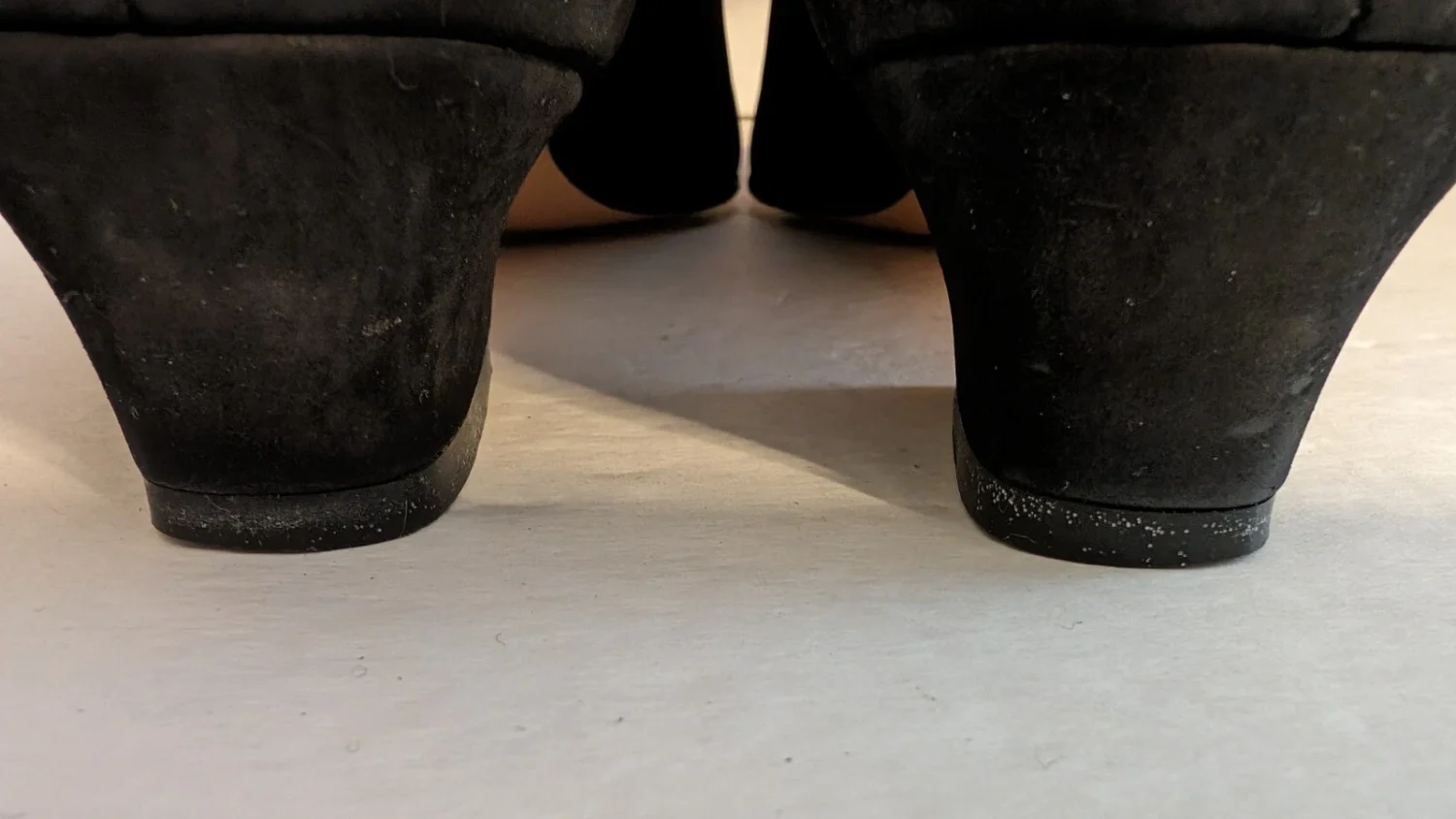 SALVATORE FERRAGAMO 精品 'LAUDAMIA 黑色 Nero Nabuck 小牛 9 AAAA 泵愈合-