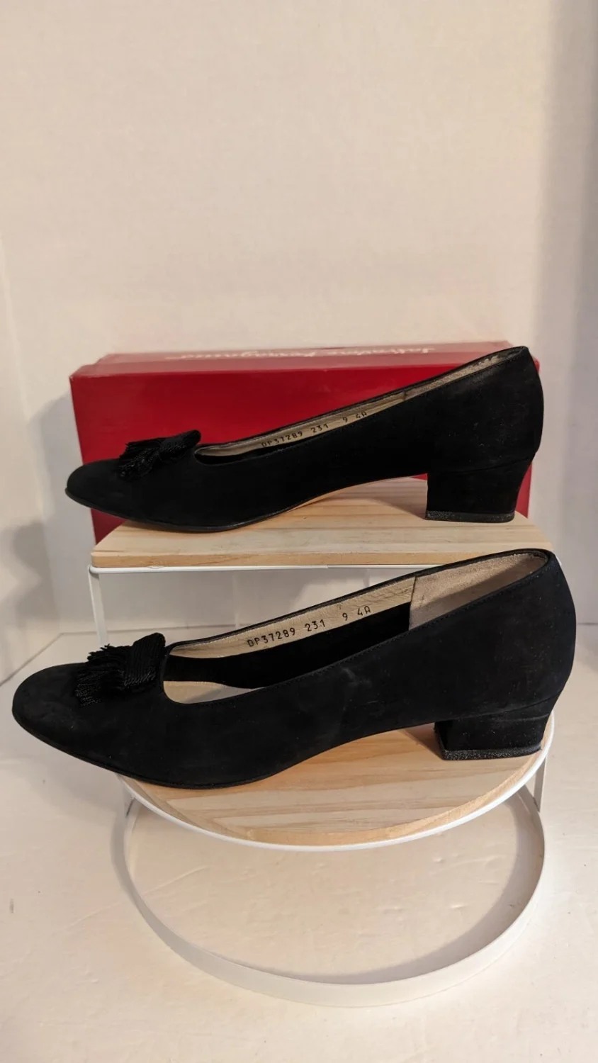 SALVATORE FERRAGAMO 精品 'LAUDAMIA 黑色 Nero Nabuck 小牛 9 AAAA 泵愈合-