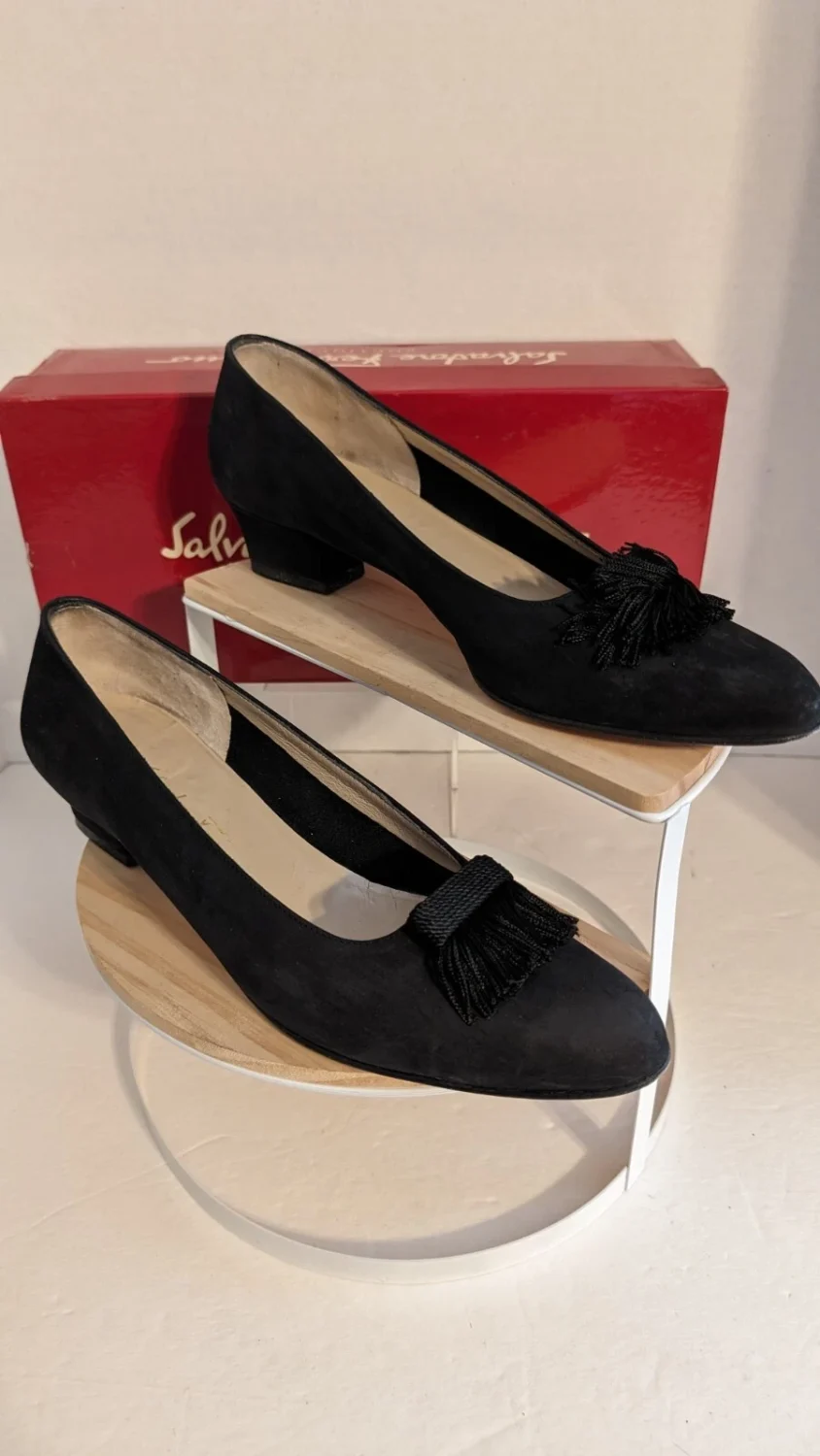 SALVATORE FERRAGAMO 精品 'LAUDAMIA 黑色 Nero Nabuck 小牛 9 AAAA 泵愈合-