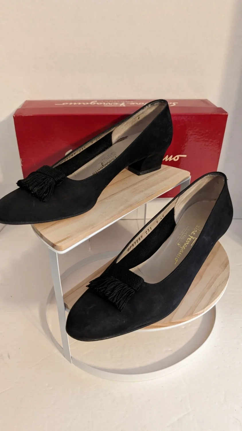 SALVATORE FERRAGAMO 精品 'LAUDAMIA 黑色 Nero Nabuck 小牛 9 AAAA 泵愈合-