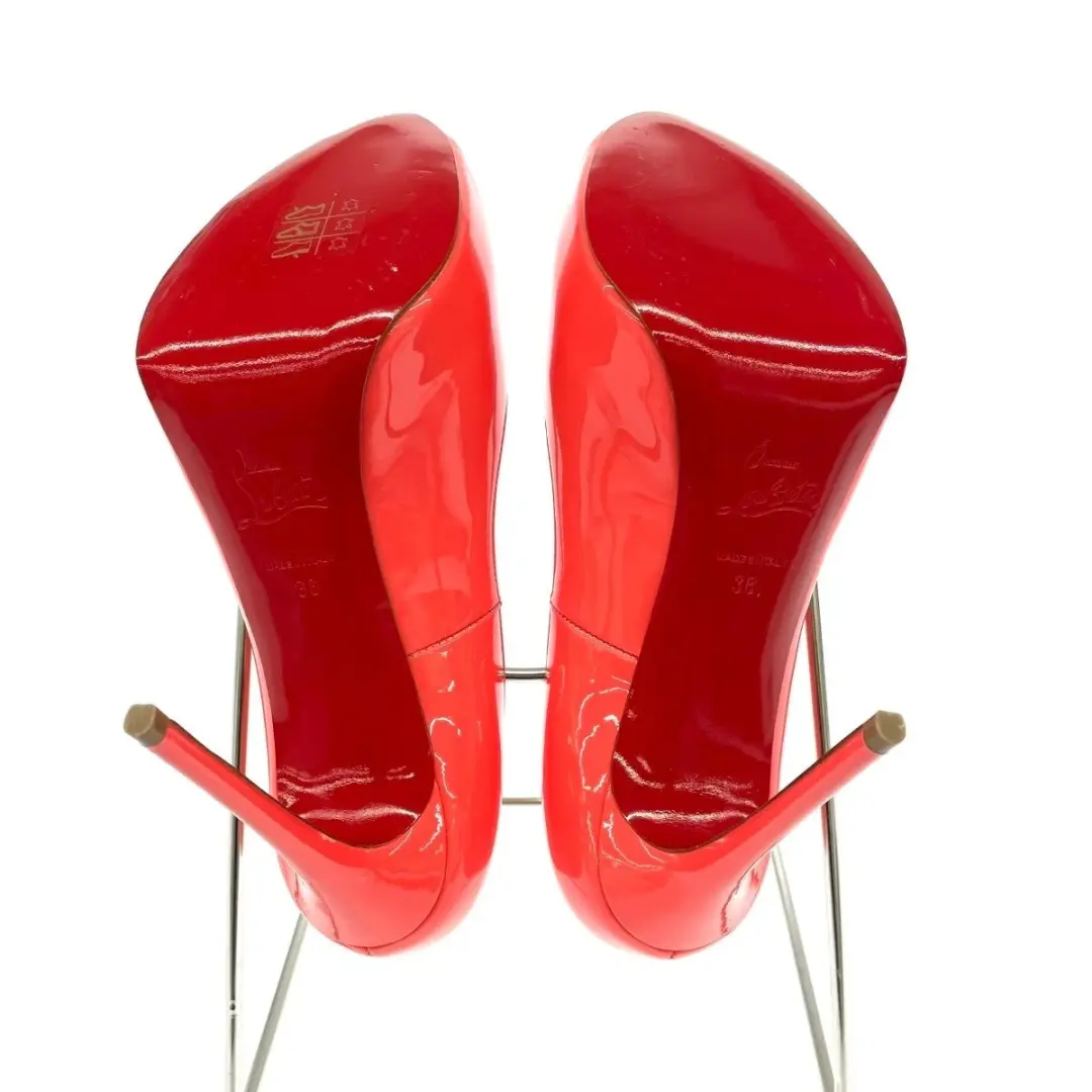 Christian Louboutin 粉色专利窥视泵 36-