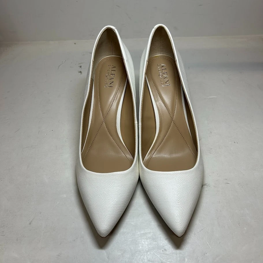 Alfani 女式 9.5 M 白色人造皮革牛仔裤尖头高跟鞋 DISPLAYNA5-