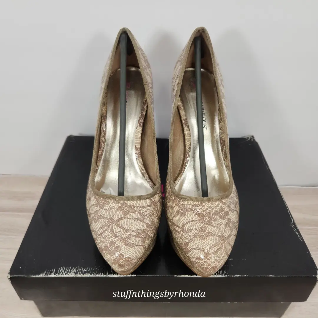 JUST FABULOUS ~ Gia ~ 细高跟鞋米色和棕褐色花边印花 US 9/EU 40-