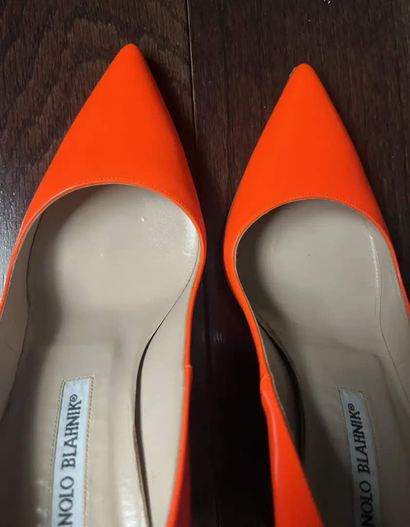 Manolo Blahnik 漆皮泵 霓虹橙色 美国 8.5 | 欧盟 38.5-