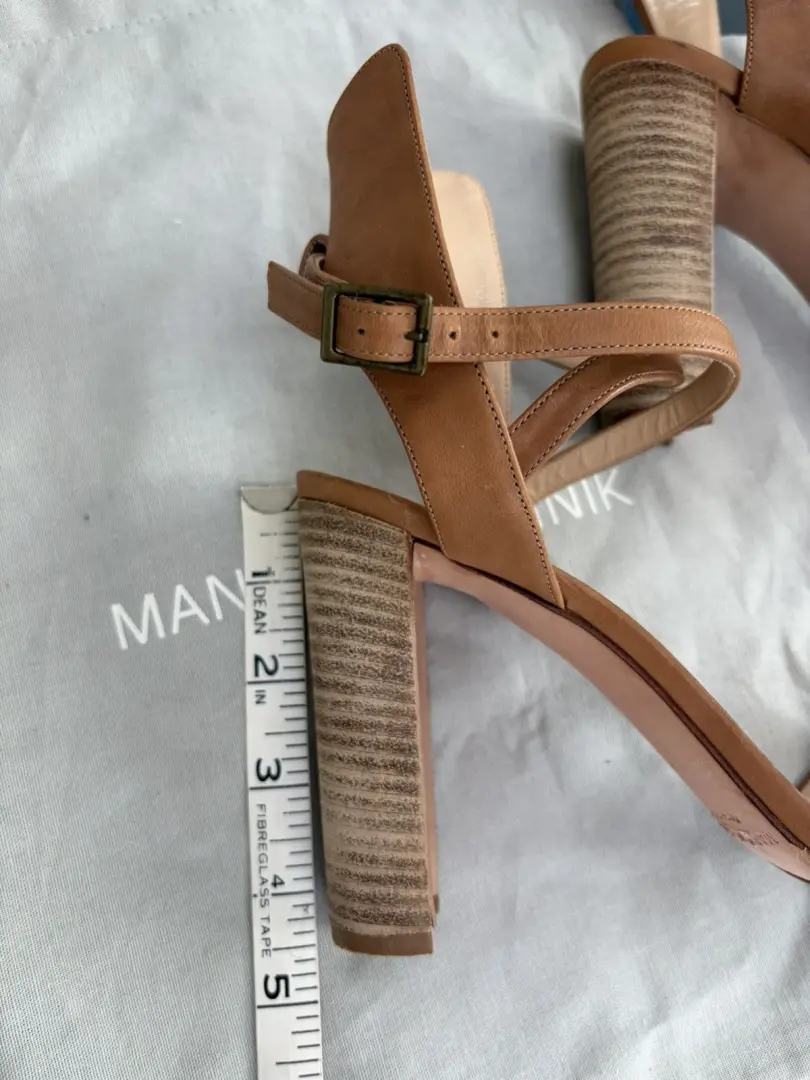 Manolo Blahnik CONVU 105 踝带凉鞋粗跟皮革 38 码 795 美元-