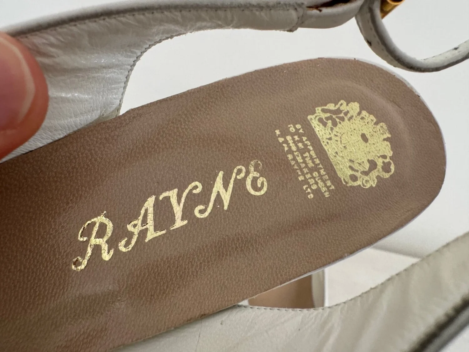 复古 Rayne 白色和棕褐色皮革露跟高跟鞋 6 码-