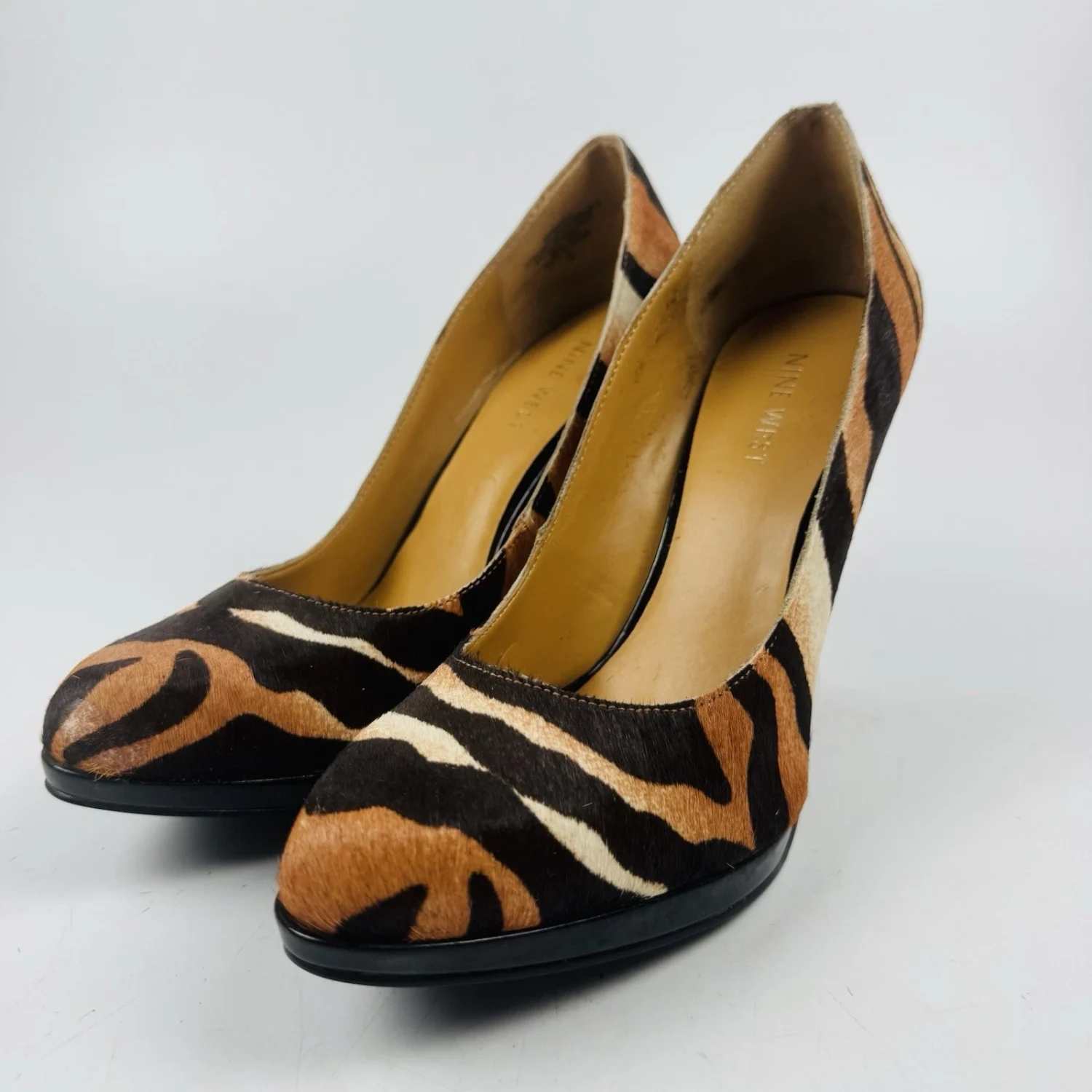 Nine West 斑马纹小腿毛高跟鞋女式 7M 码-
