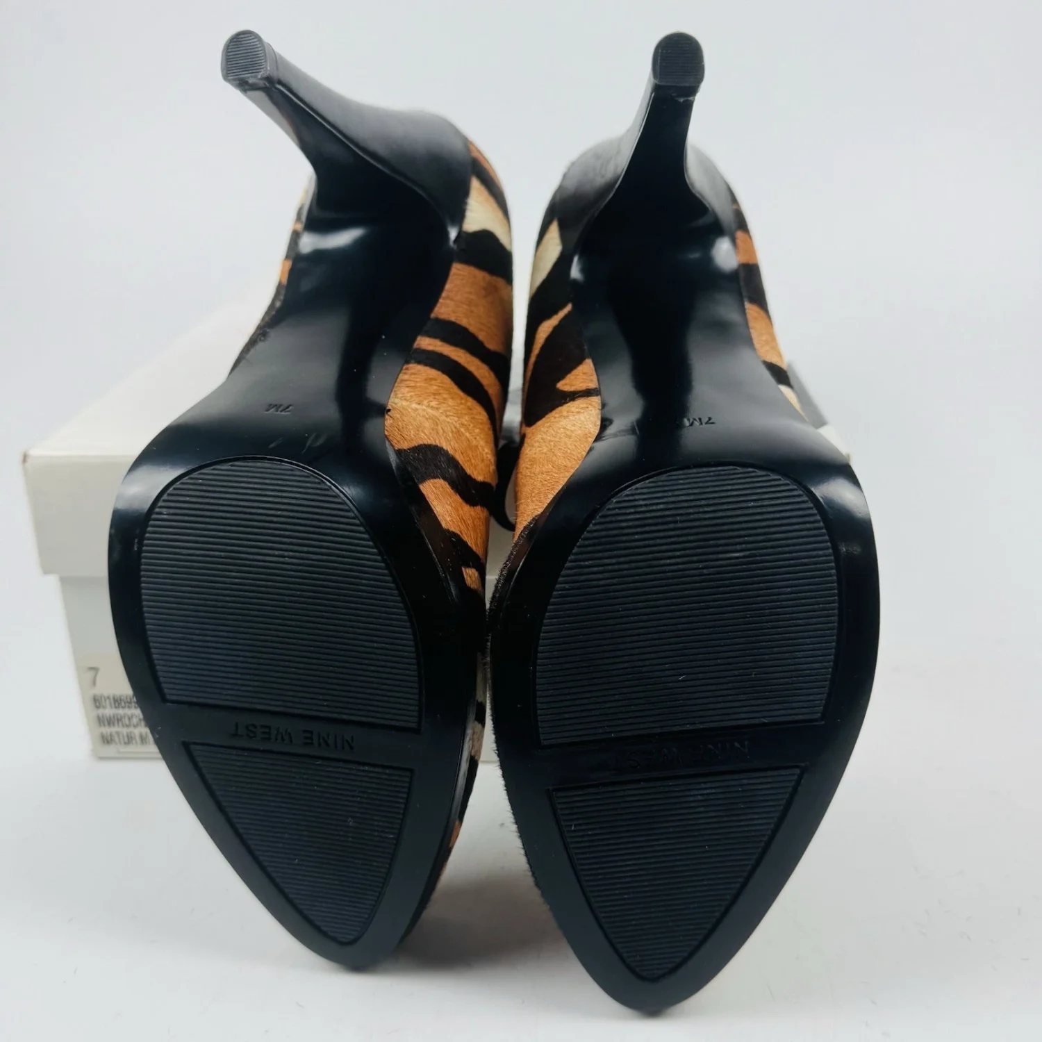 Nine West 斑马纹小腿毛高跟鞋女式 7M 码-