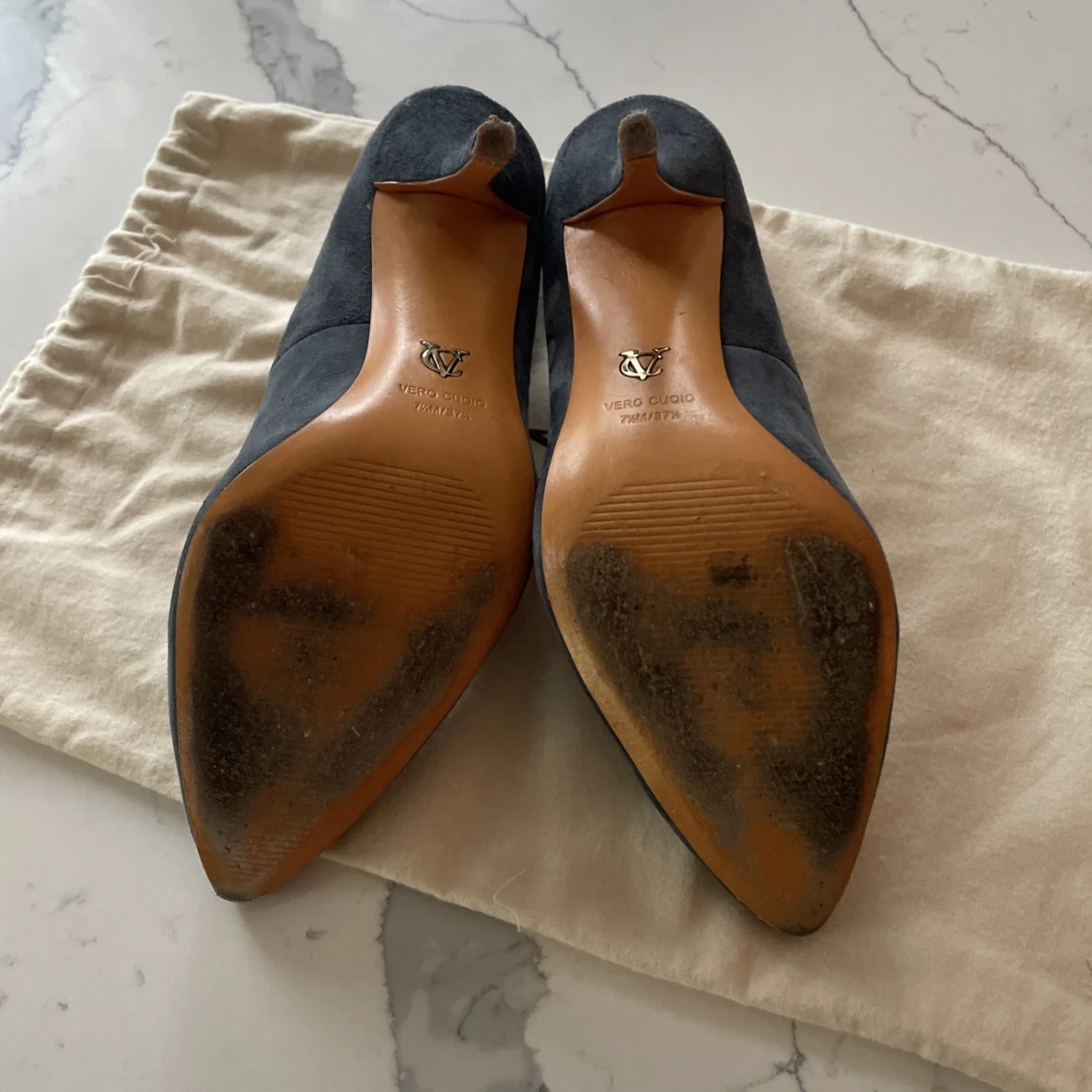 Vince Camuto 蓝色麂皮绒高跟鞋女式 7 1/2 二手-