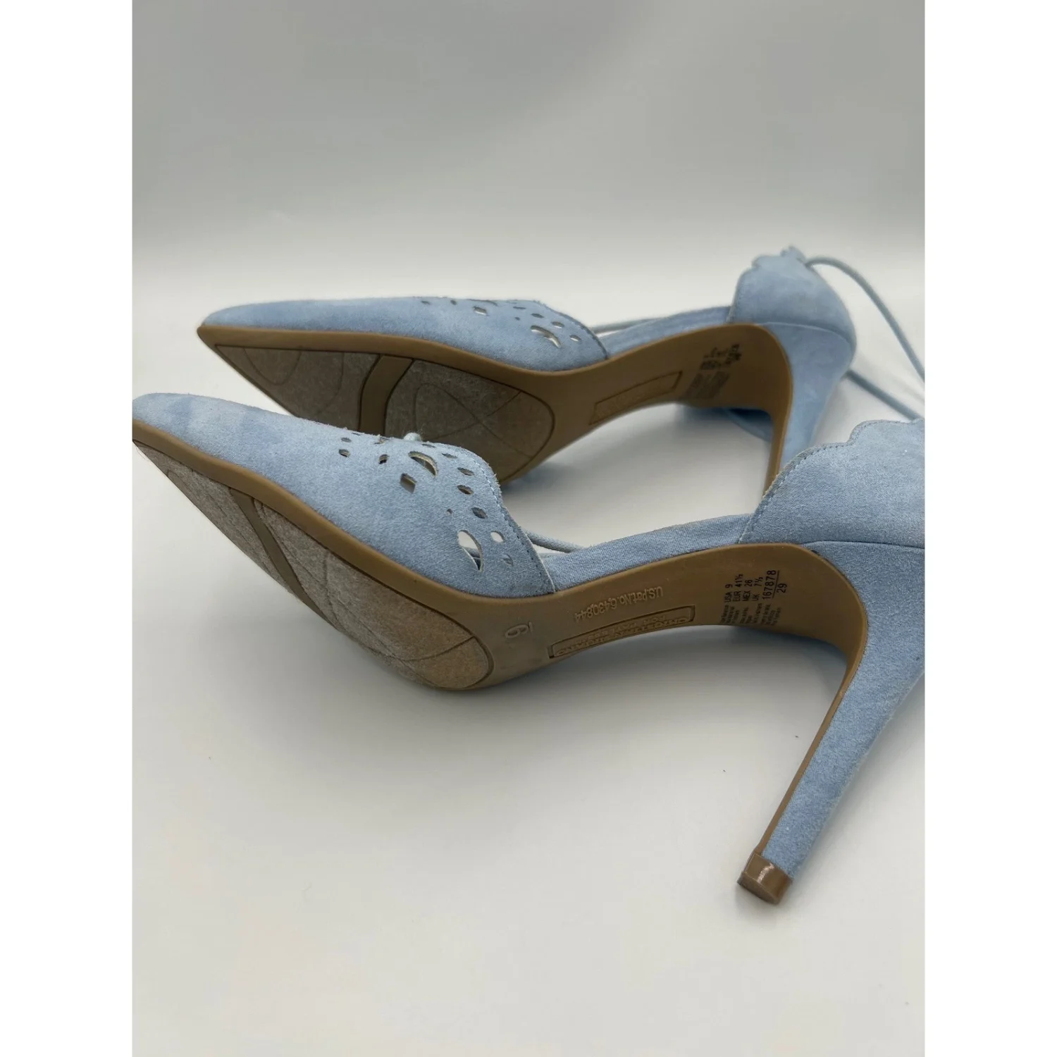 Christian Siriano 适用于 Payless 浅蓝色系带激光切割尖头高跟鞋 9-
