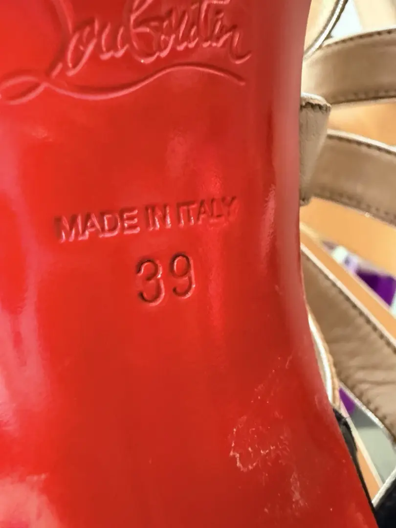Christian Louboutin BEAUTYK 85 KID 鞋 Stilletto 39 美国尺码 8 米色 穿过一次-