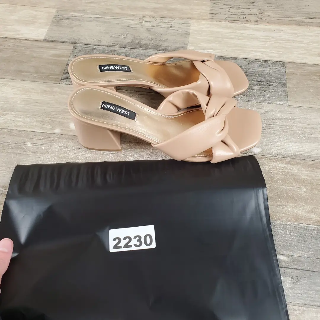 Nine West Gather 3 女式凉鞋 7.5 M 码暖腮红皮革懒人粗跟-