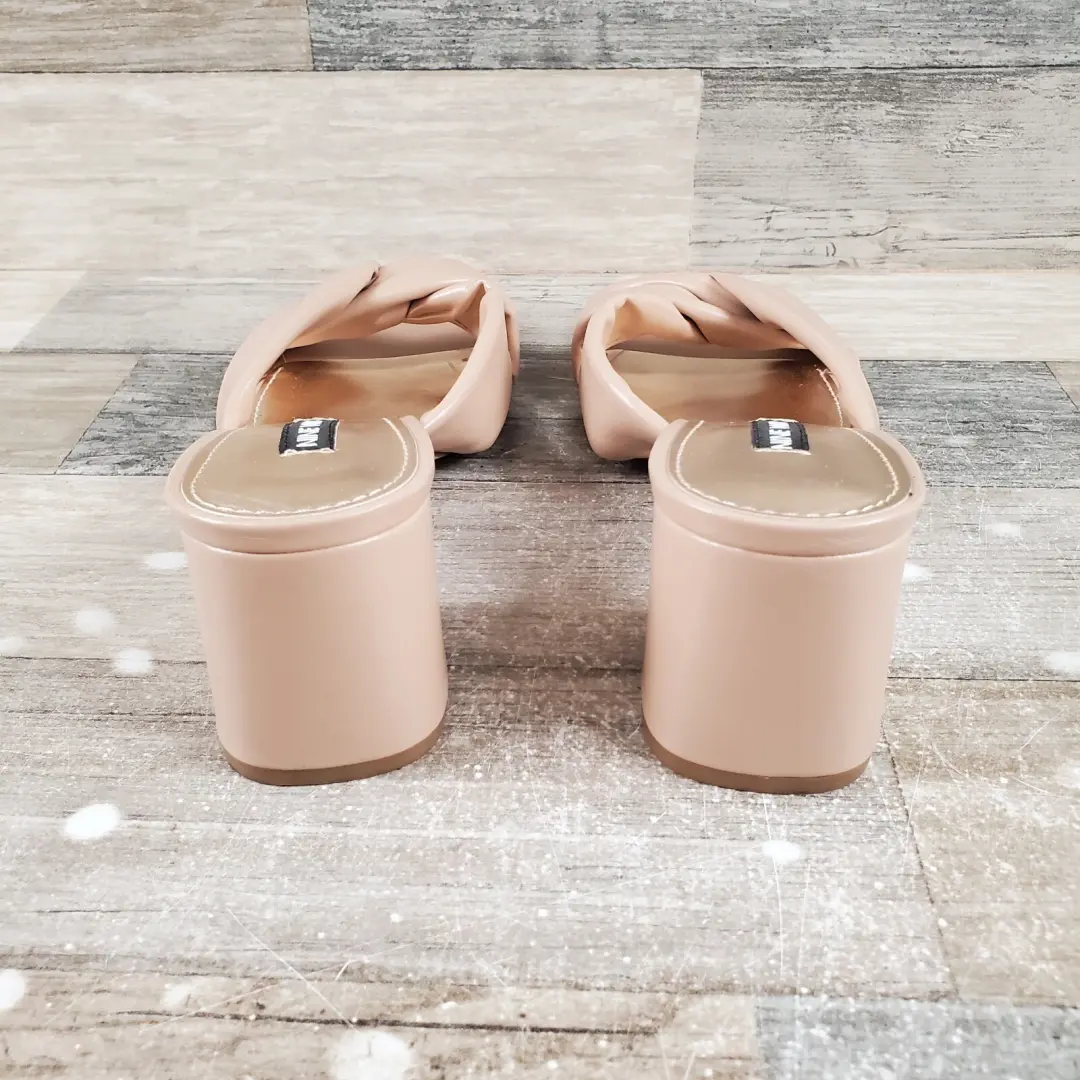 Nine West Gather 3 女式凉鞋 7.5 M 码暖腮红皮革懒人粗跟-