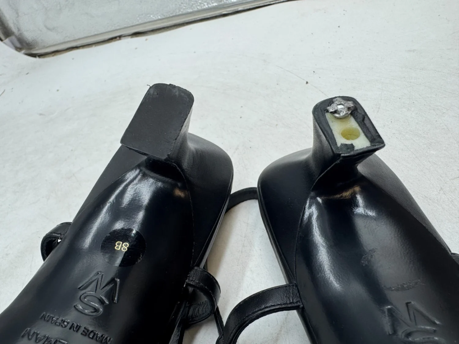 Stuart Weitzman Vinnie 50 露跟高跟鞋女式黑色皮革尖头 - 8-