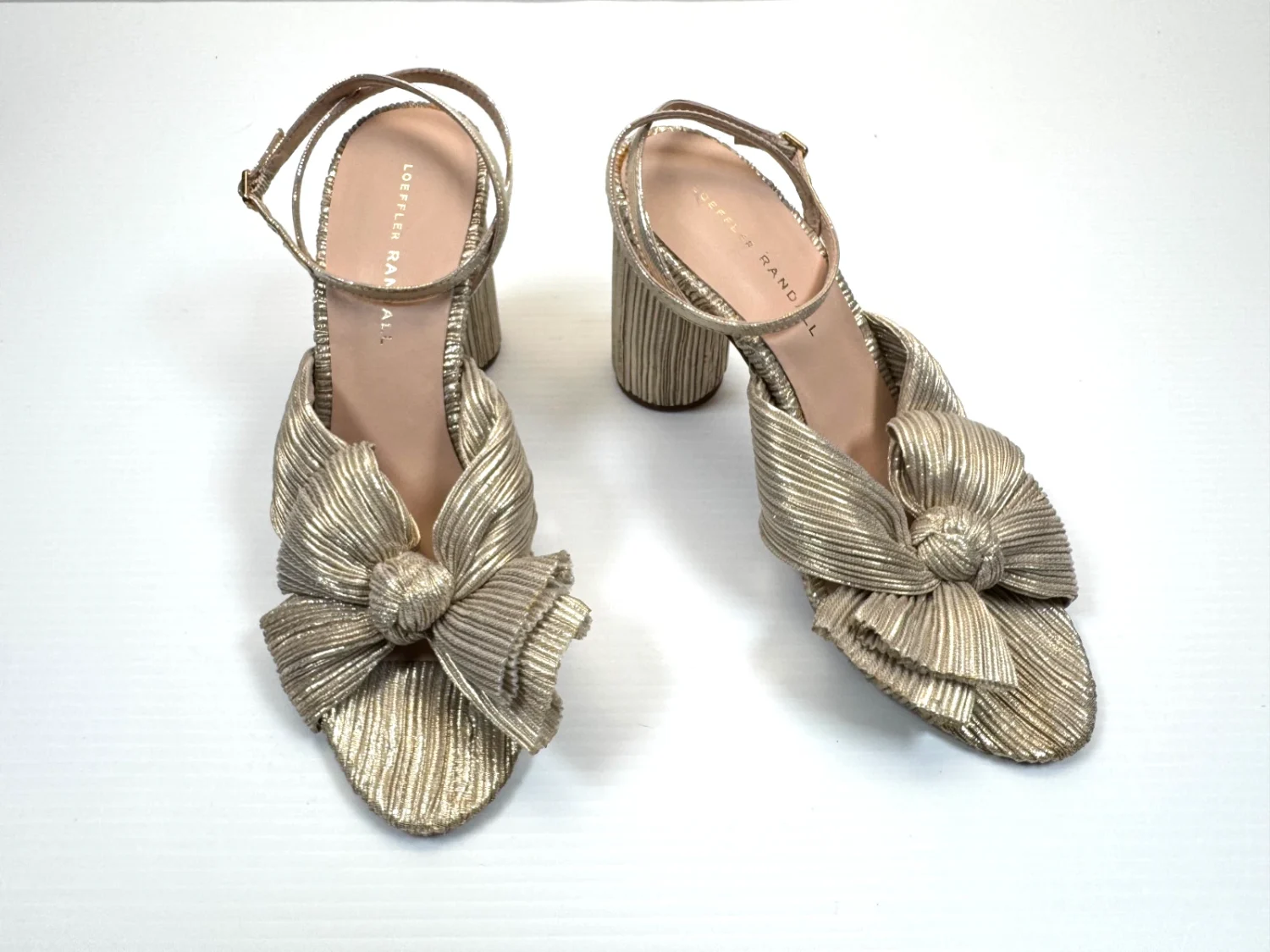 Loeffler Randall Camellia 连衣裙凉鞋女式 9B 二手状况完好 $395 百褶蝴蝶结高跟鞋-