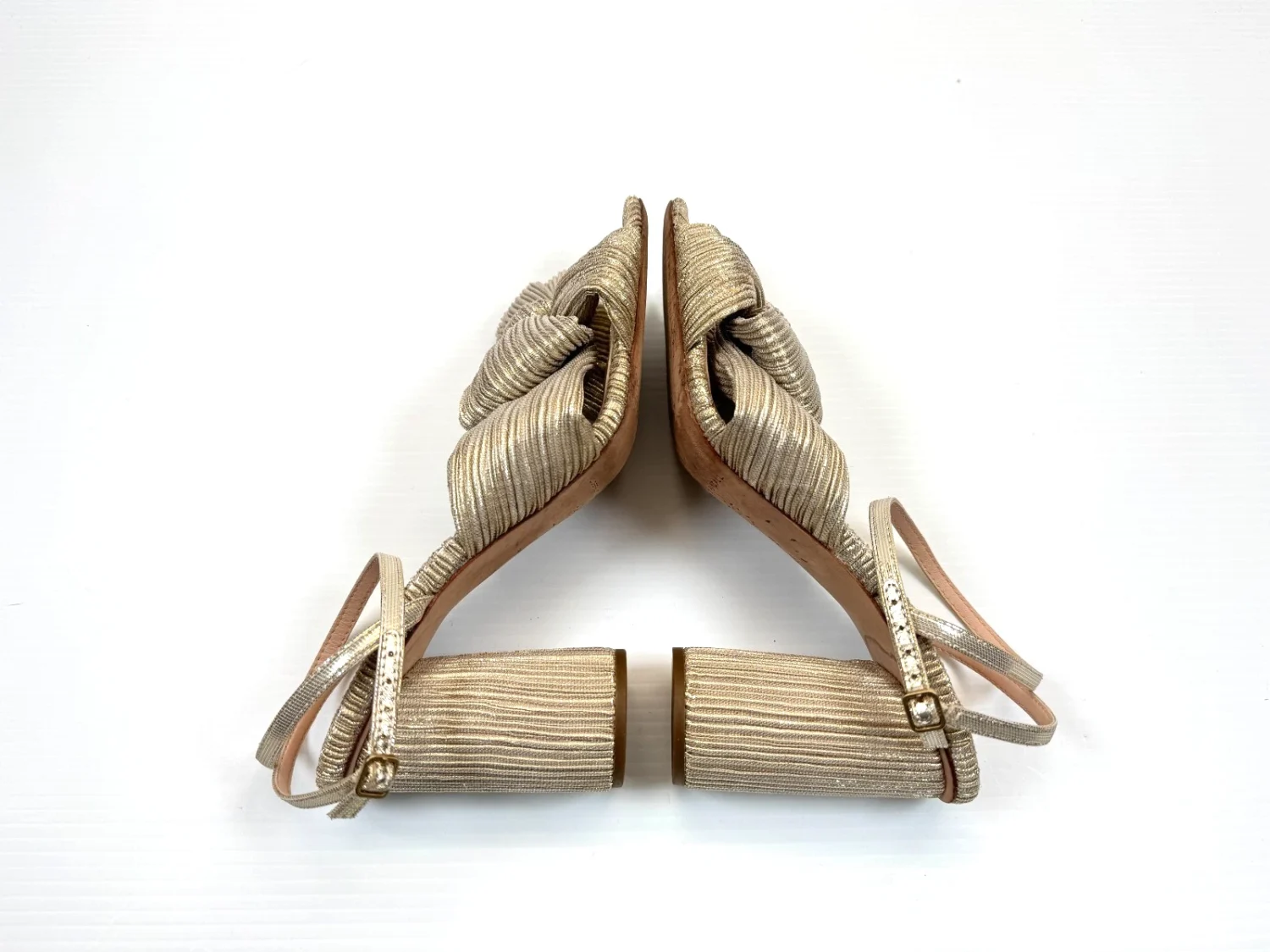 Loeffler Randall Camellia 连衣裙凉鞋女式 9B 二手状况完好 $395 百褶蝴蝶结高跟鞋-