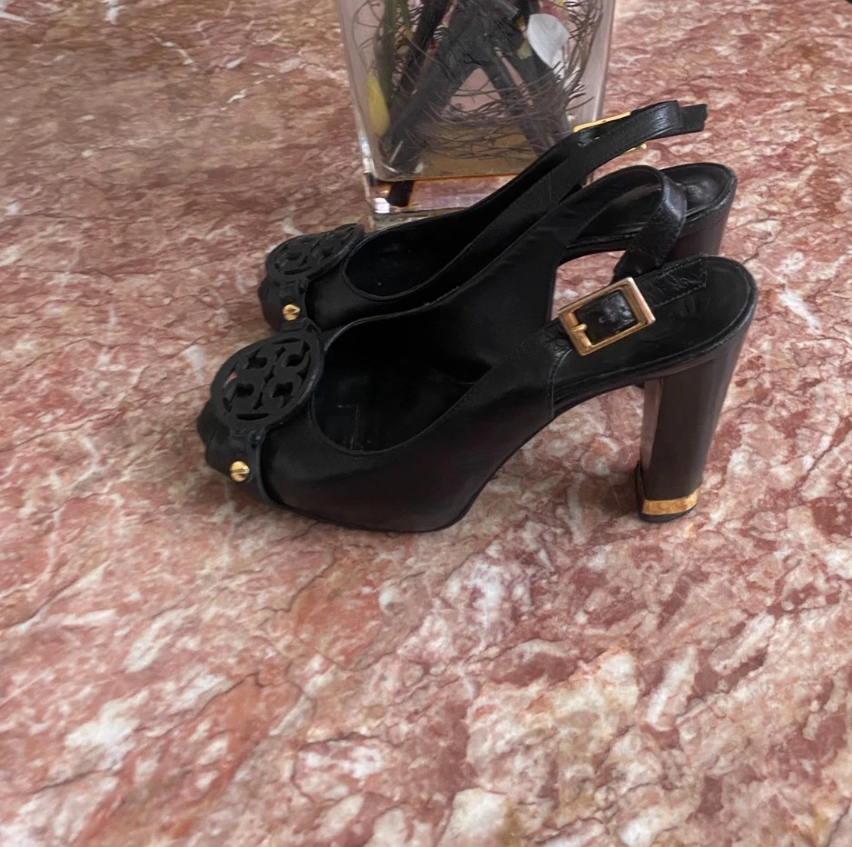 Tory Burch Kaden 女式黑色皮革露跟凉鞋 7.5M 码二手状况完好! $395-