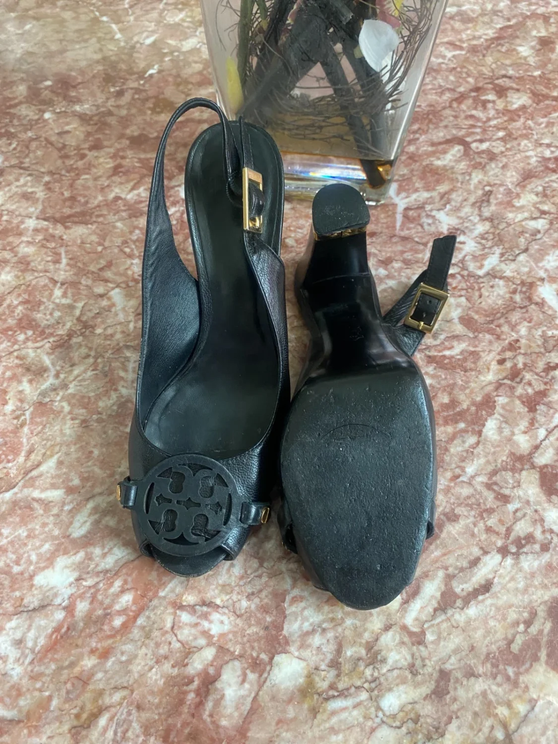 Tory Burch Kaden 女式黑色皮革露跟凉鞋 7.5M 码二手状况完好! $395-