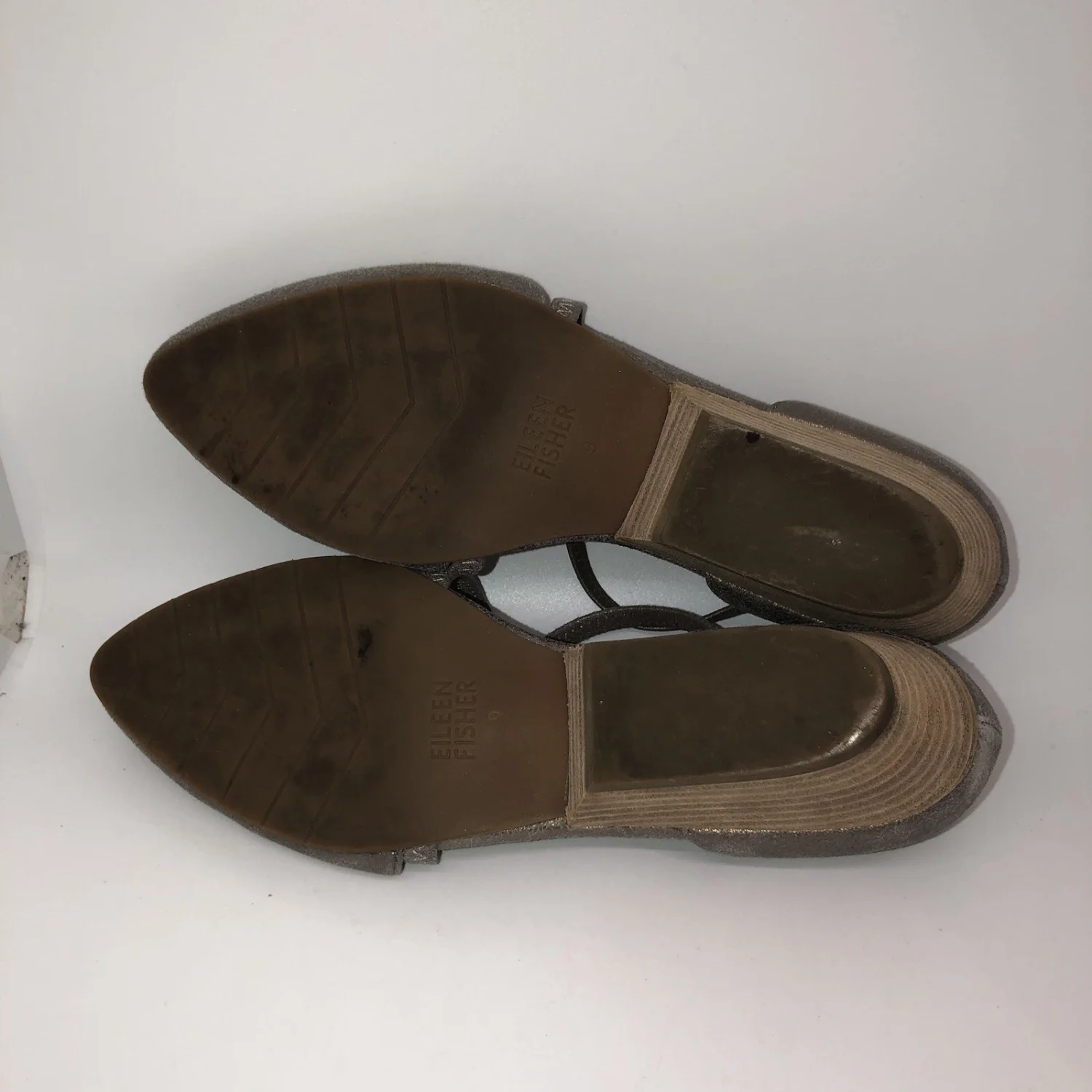 Eileen Fisher Poet Criss Cross Pump 女式 9 码堆叠粗跟金属色-